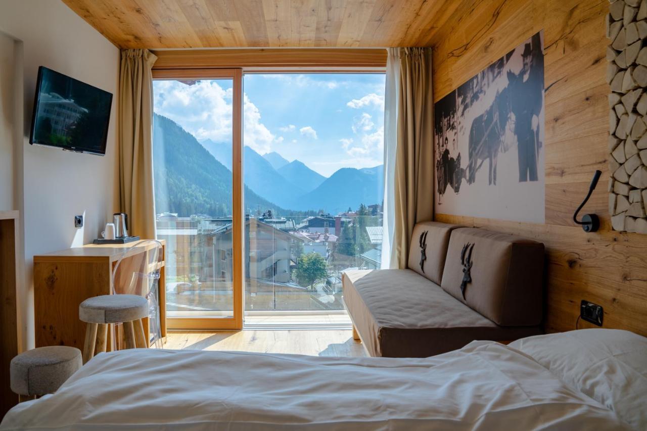 Hotel Cristiania Мадонна-ди-Кампильо Экстерьер фото