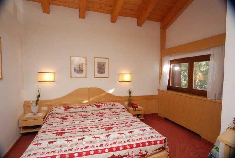Hotel Cristiania Мадонна-ди-Кампильо Экстерьер фото