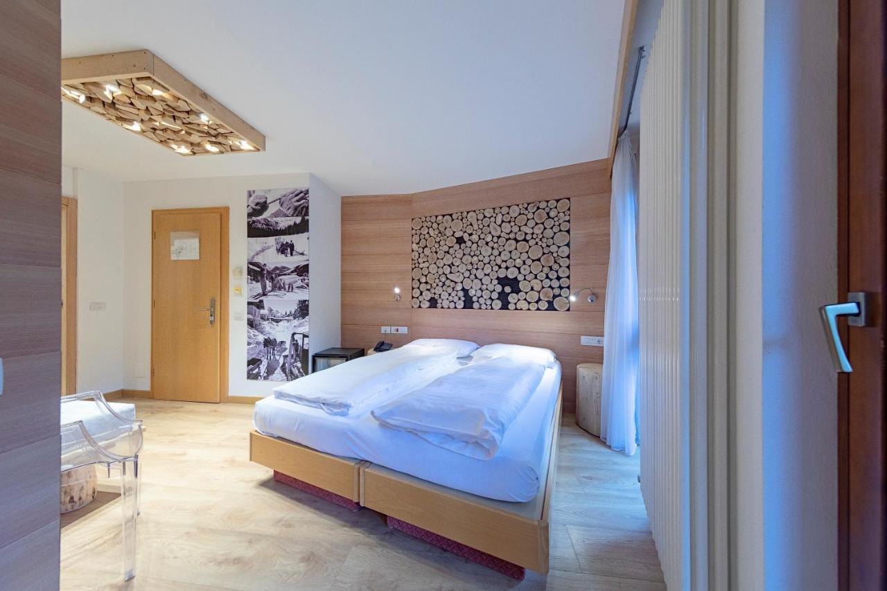 Hotel Cristiania Мадонна-ди-Кампильо Экстерьер фото
