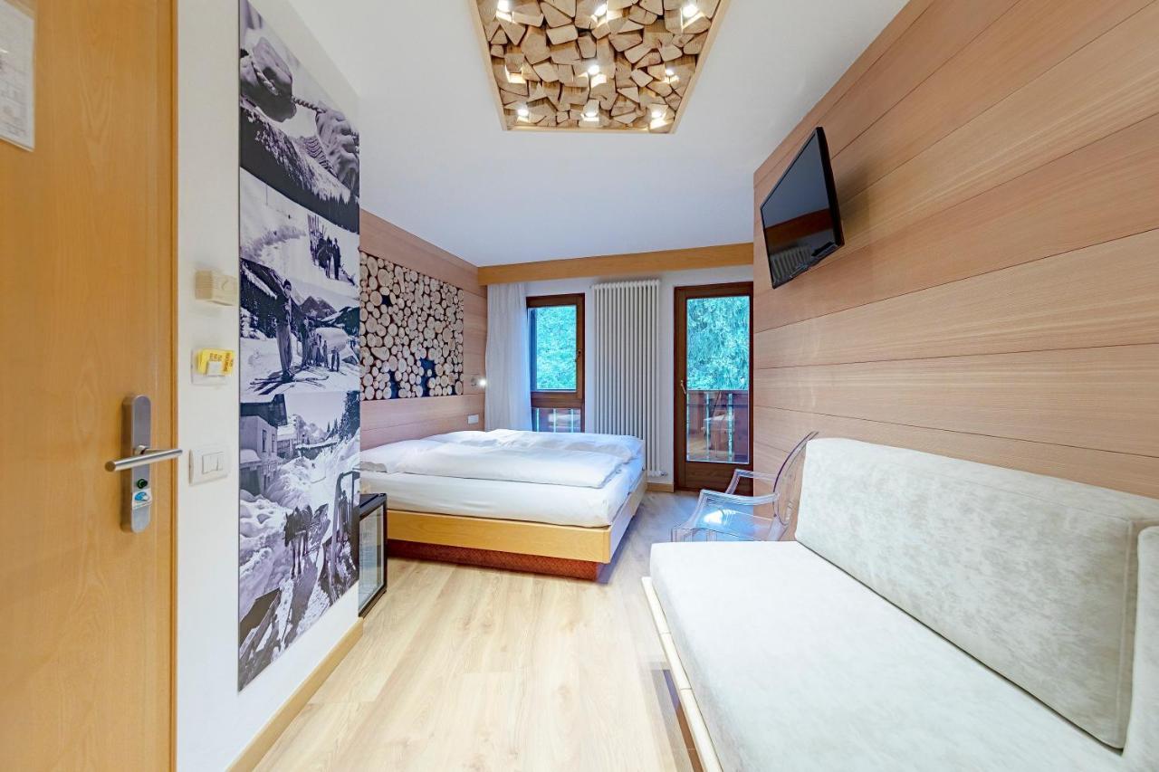 Hotel Cristiania Мадонна-ди-Кампильо Экстерьер фото