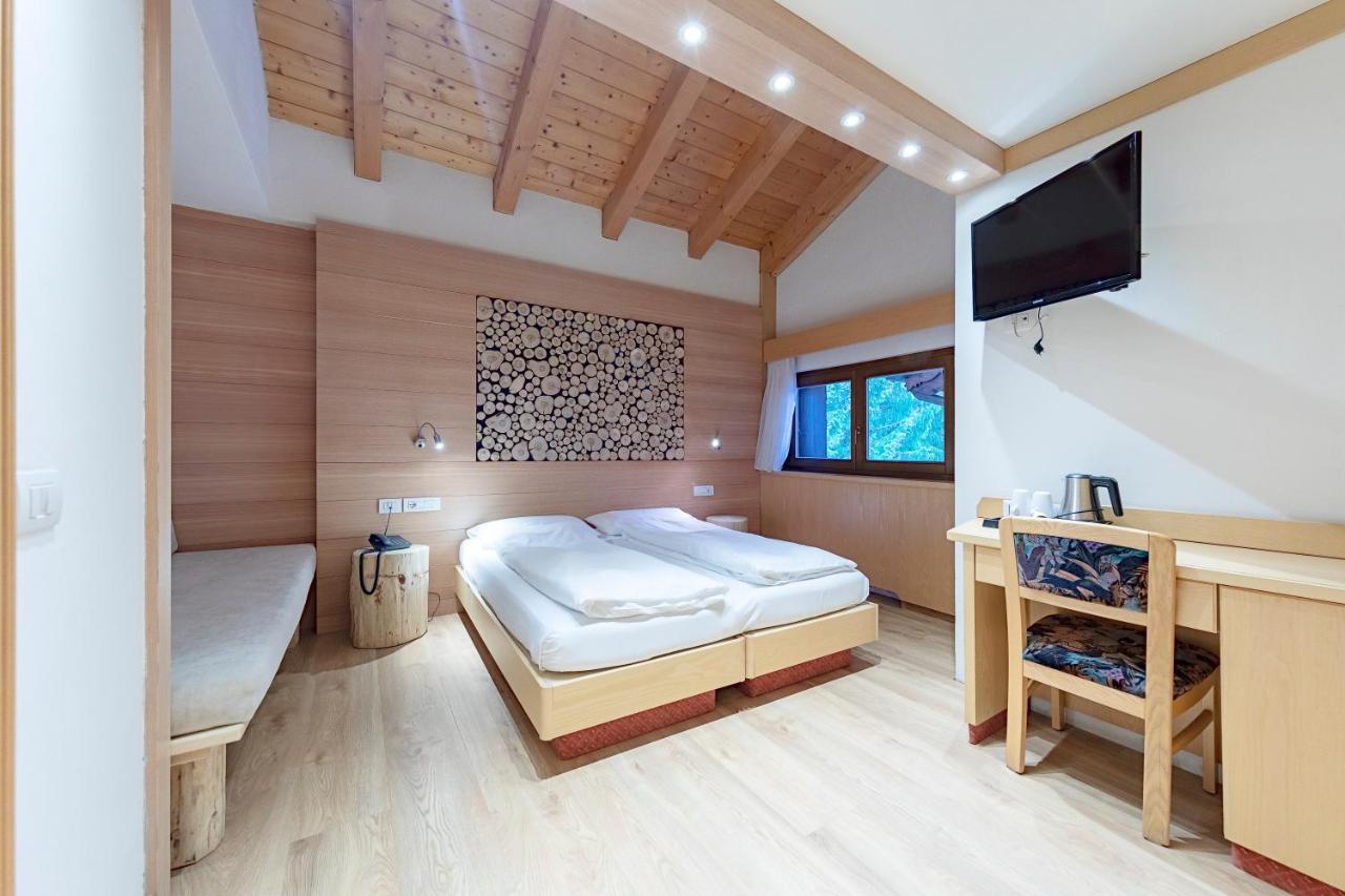 Hotel Cristiania Мадонна-ди-Кампильо Экстерьер фото