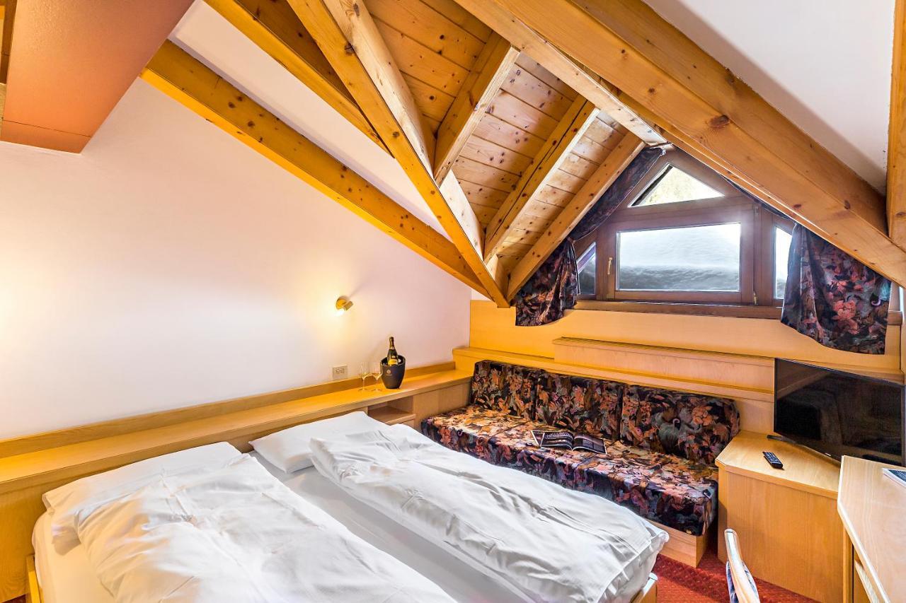 Hotel Cristiania Мадонна-ди-Кампильо Экстерьер фото